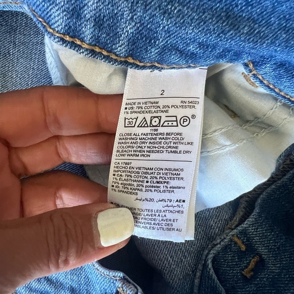 Old Navy High-Rise Denim Shorts size 2 - Picture 5 of 6